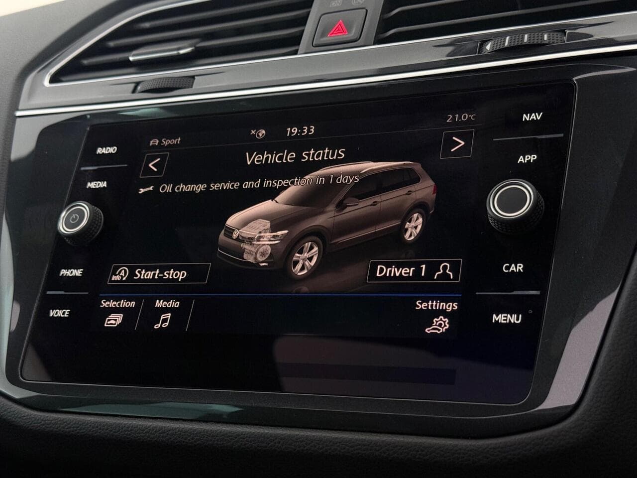 Volkswagen Tiguan thumbnail Infotainment System
