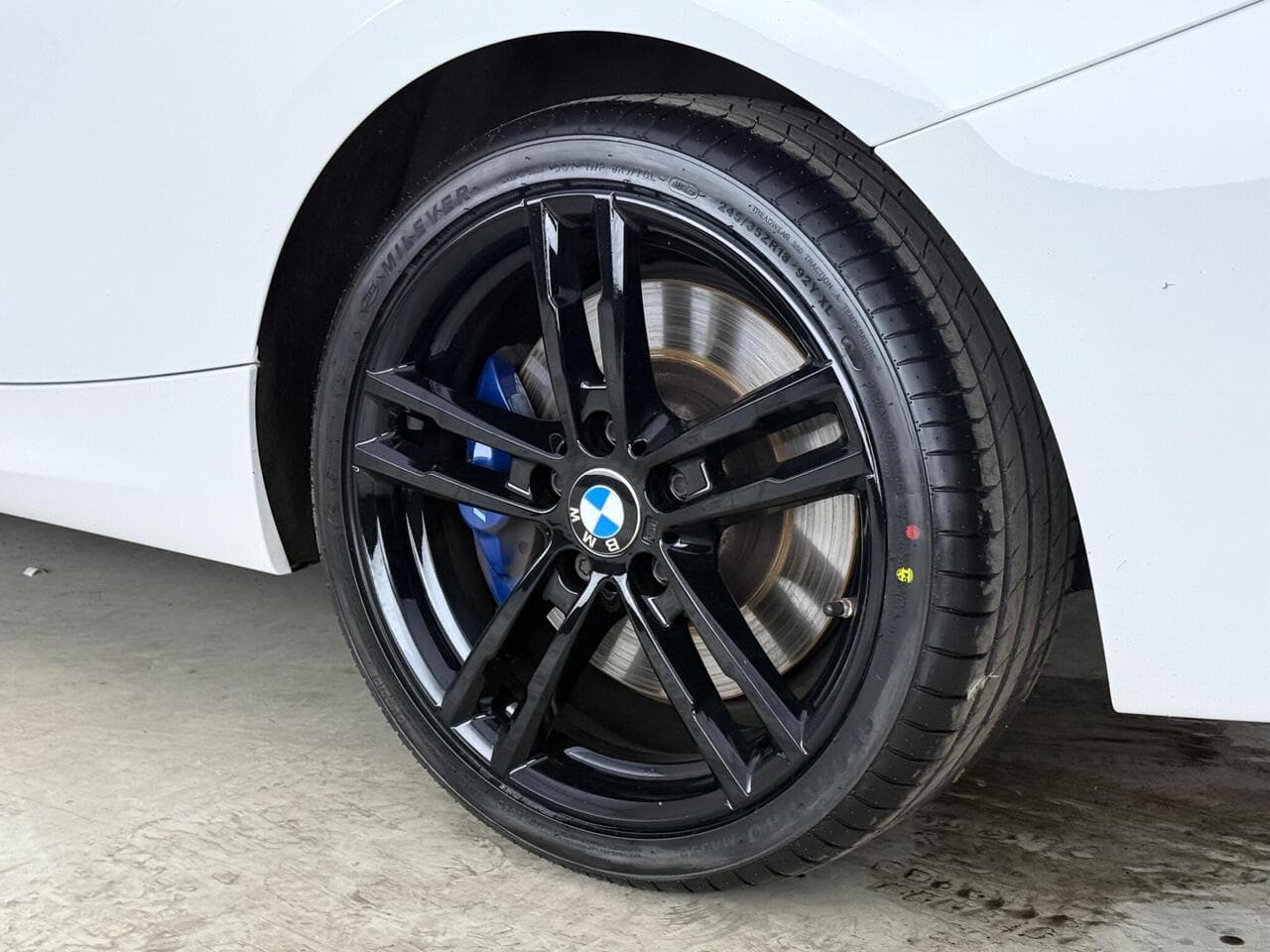 BMW 2 Series thumbnail Wheel