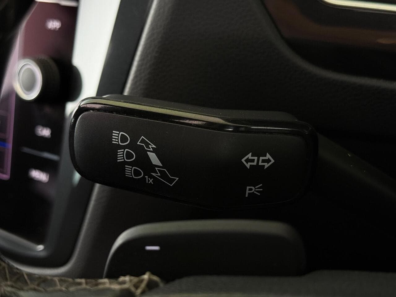 Volkswagen Tiguan thumbnail Misc Controls