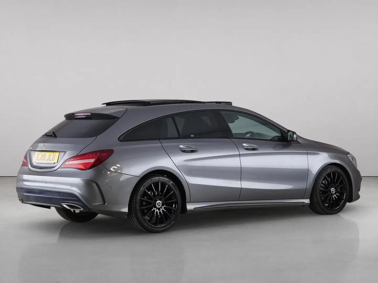 Mercedes-Benz CLA thumbnail Rear Right
