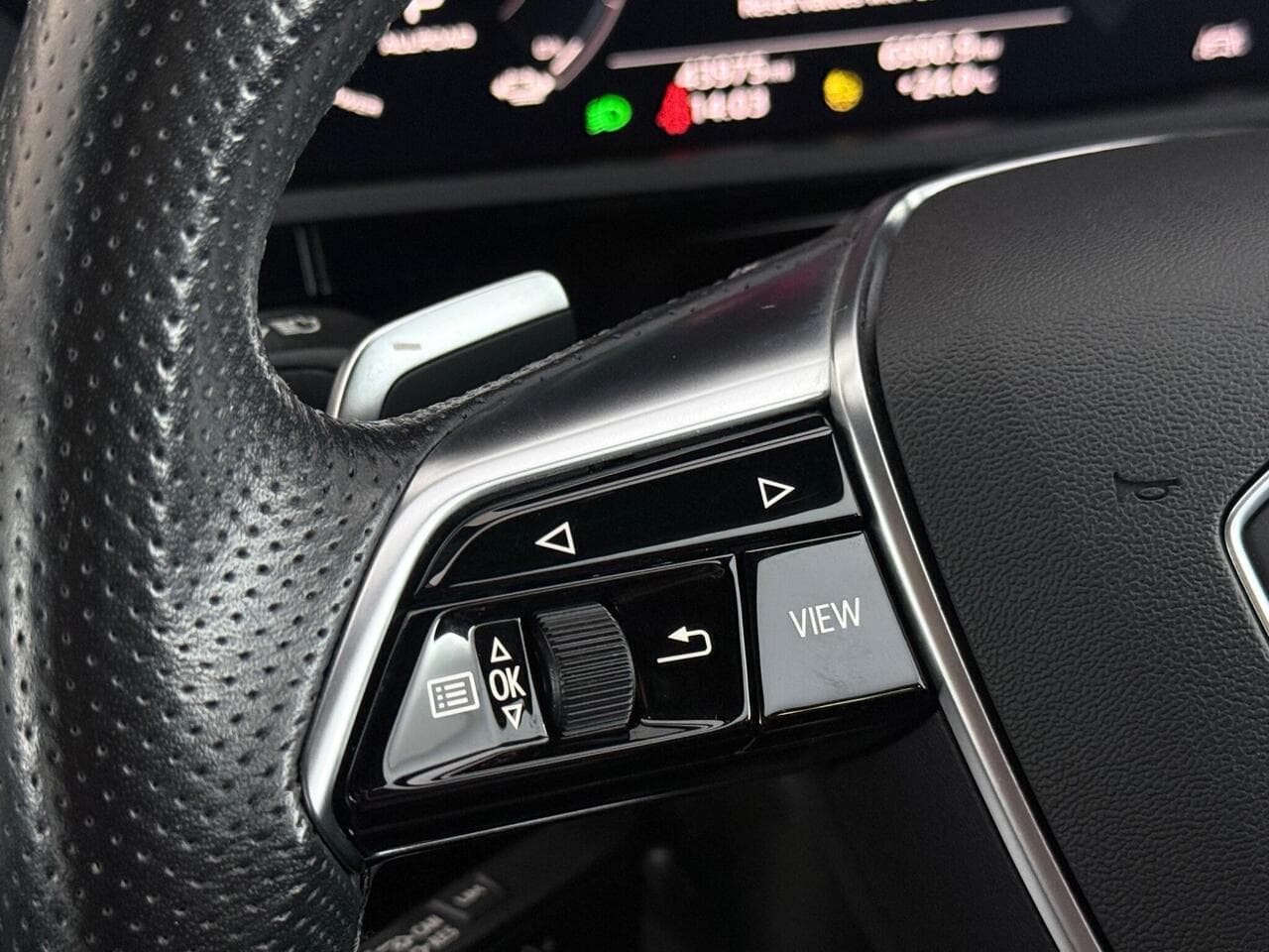 Audi e-tron thumbnail Misc Controls