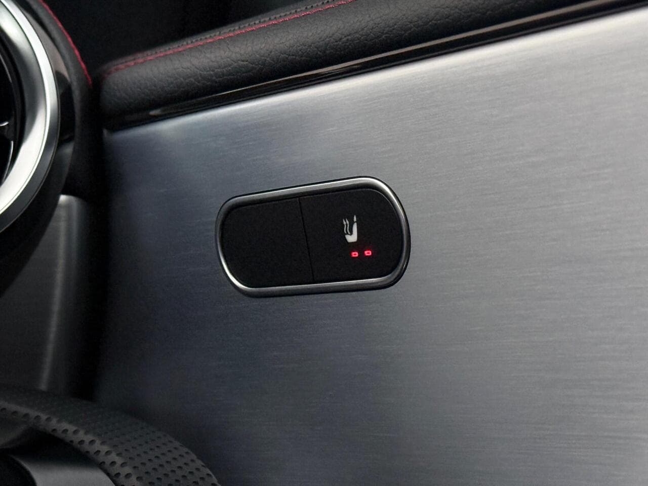 Mercedes-Benz CLA thumbnail Misc Controls