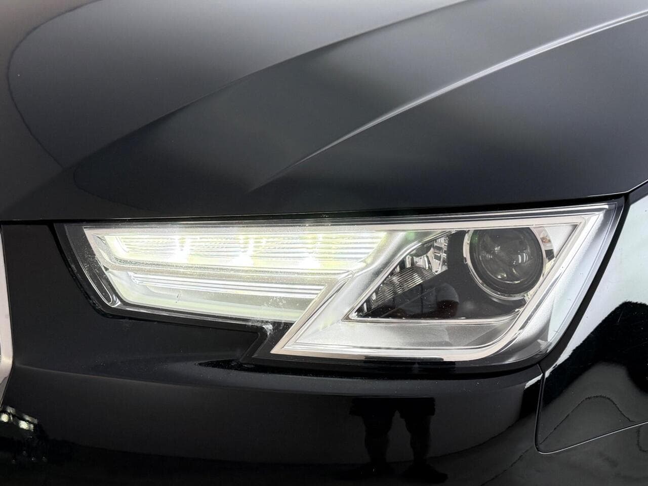Audi A4 Avant thumbnail Lights Front