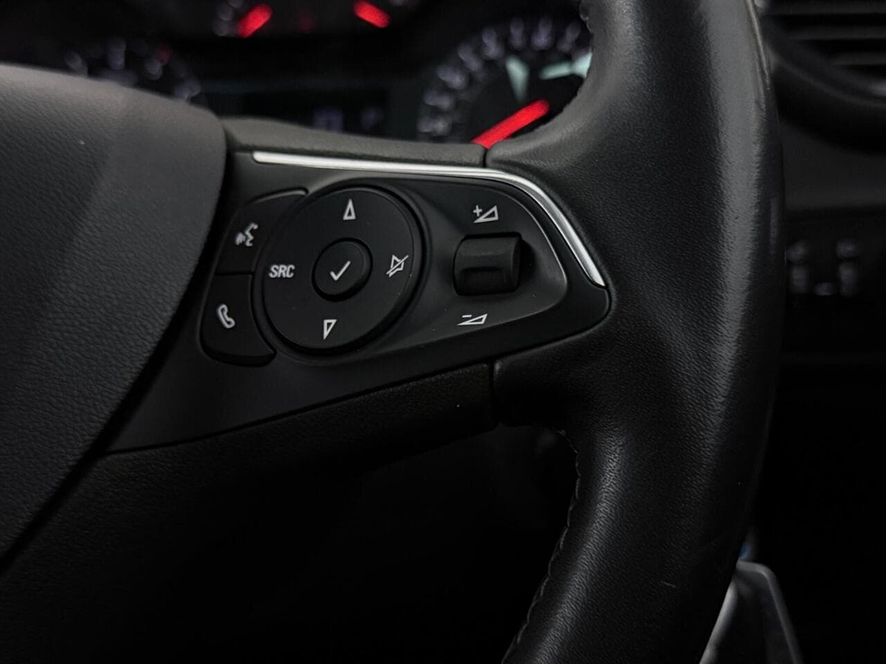 Vauxhall Crossland X thumbnail Misc Controls