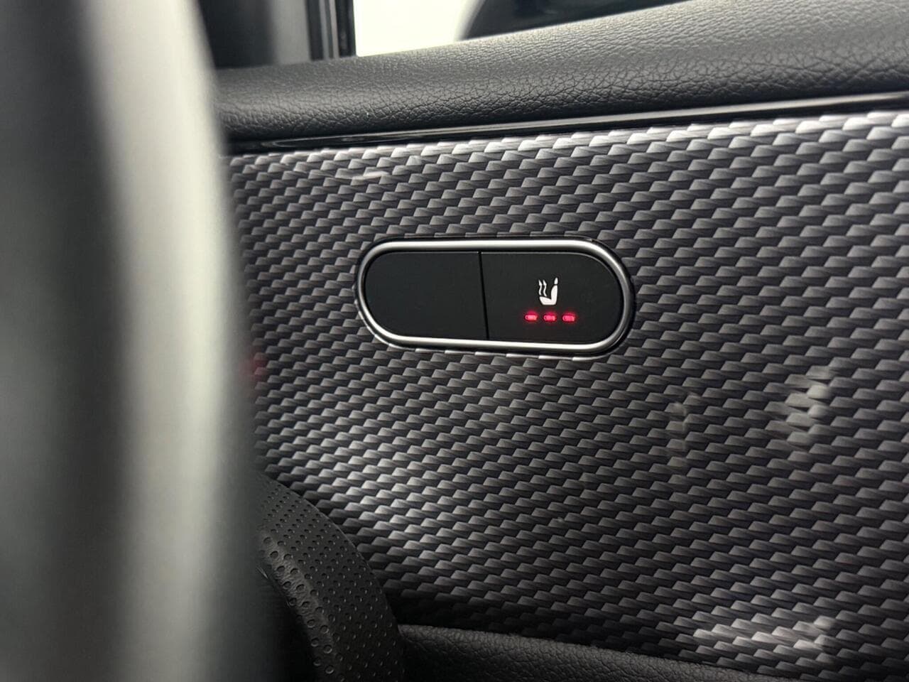 Mercedes-Benz A Class thumbnail Misc Controls