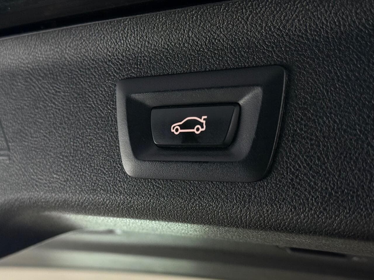 BMW 5 Series thumbnail Misc Controls