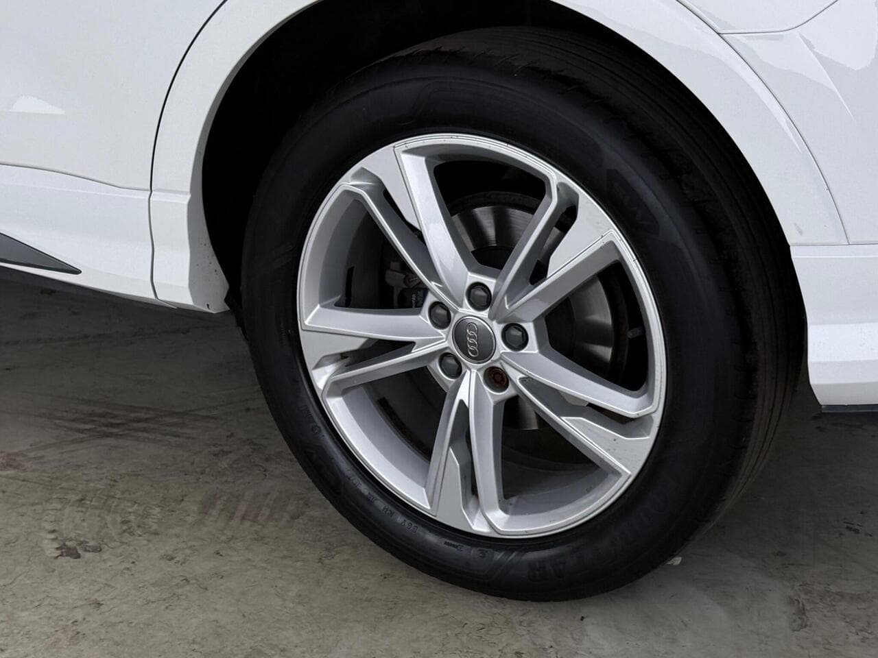 Audi Q3 thumbnail Wheel