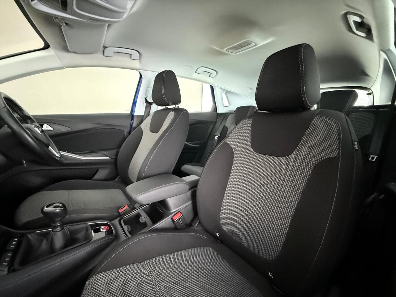Vauxhall Grandland X thumbnail Seat Front Passenger