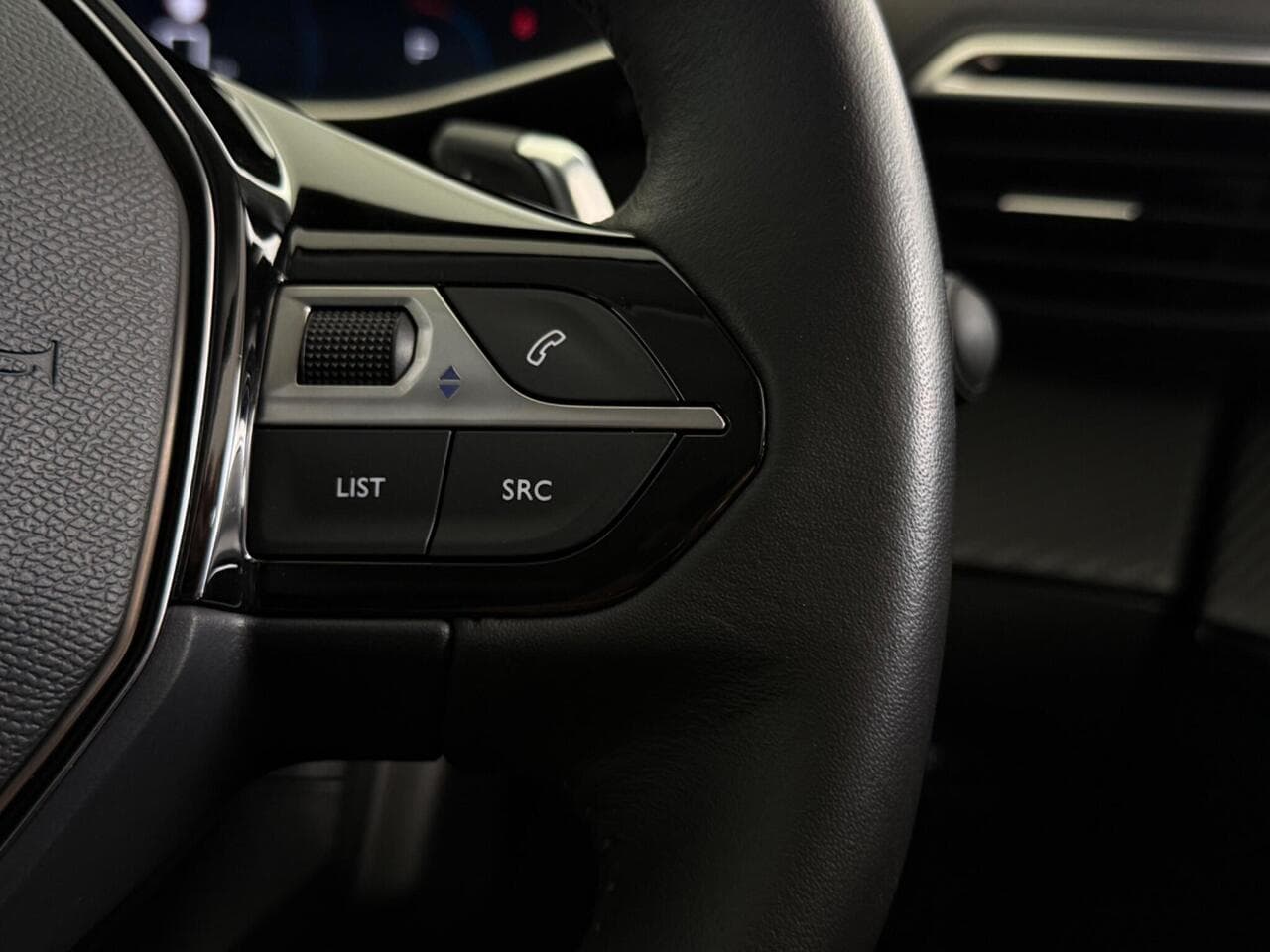 Peugeot 208 thumbnail Misc Controls