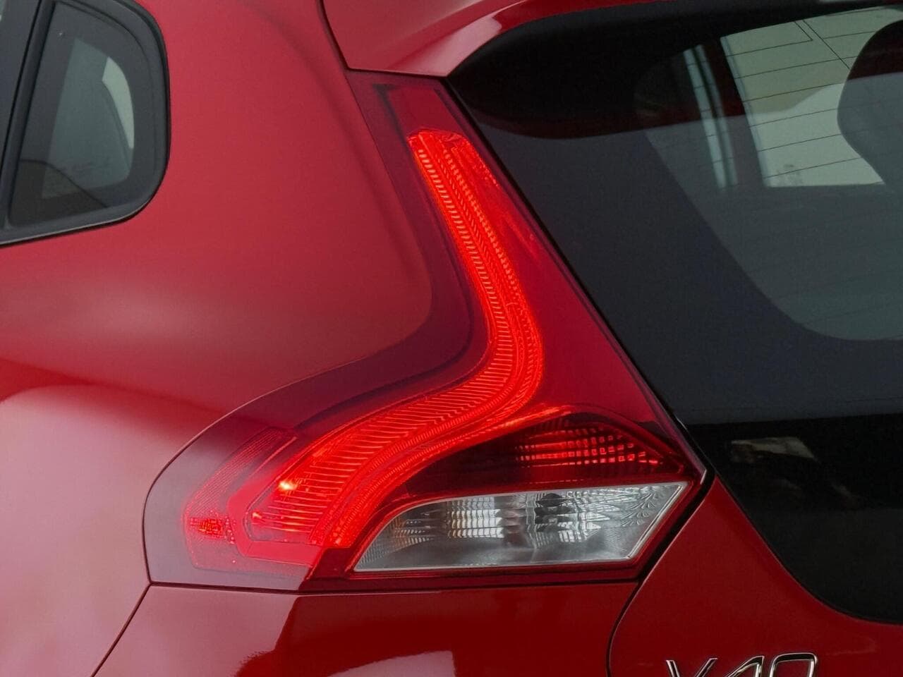 Volvo V40 Cross Country thumbnail Inconclusive