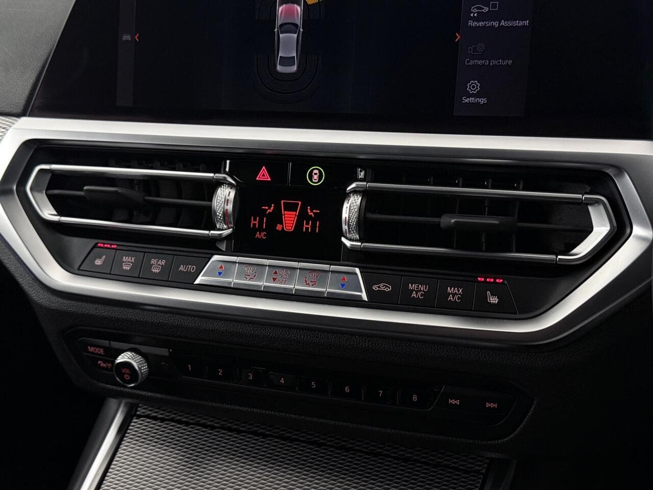 BMW 3 Series thumbnail Infotainment System