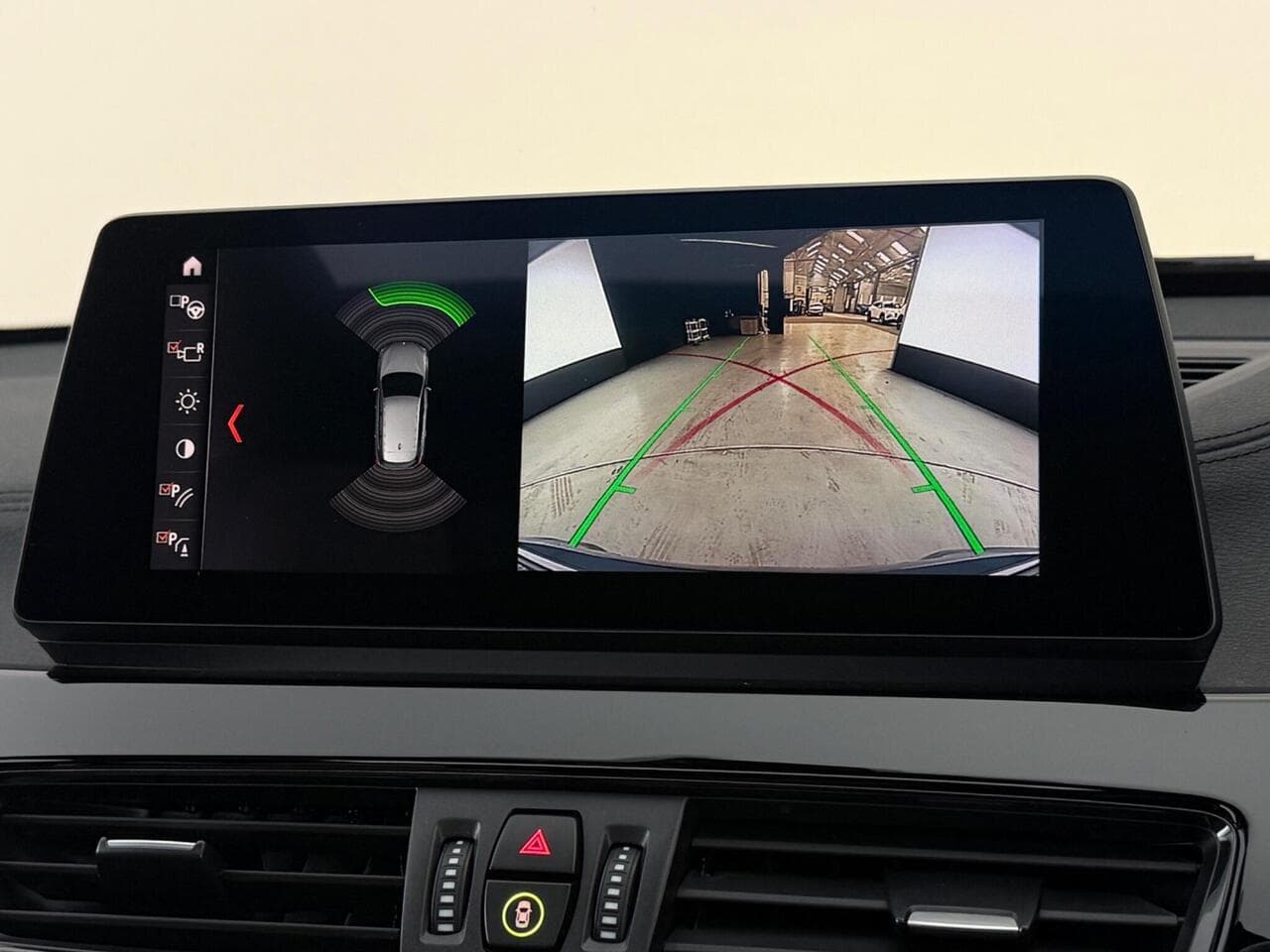 BMW X1 thumbnail Infotainment System