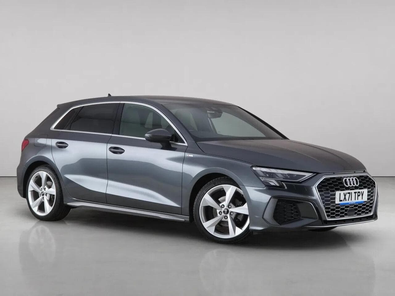 Audi A3 thumbnail Front Right