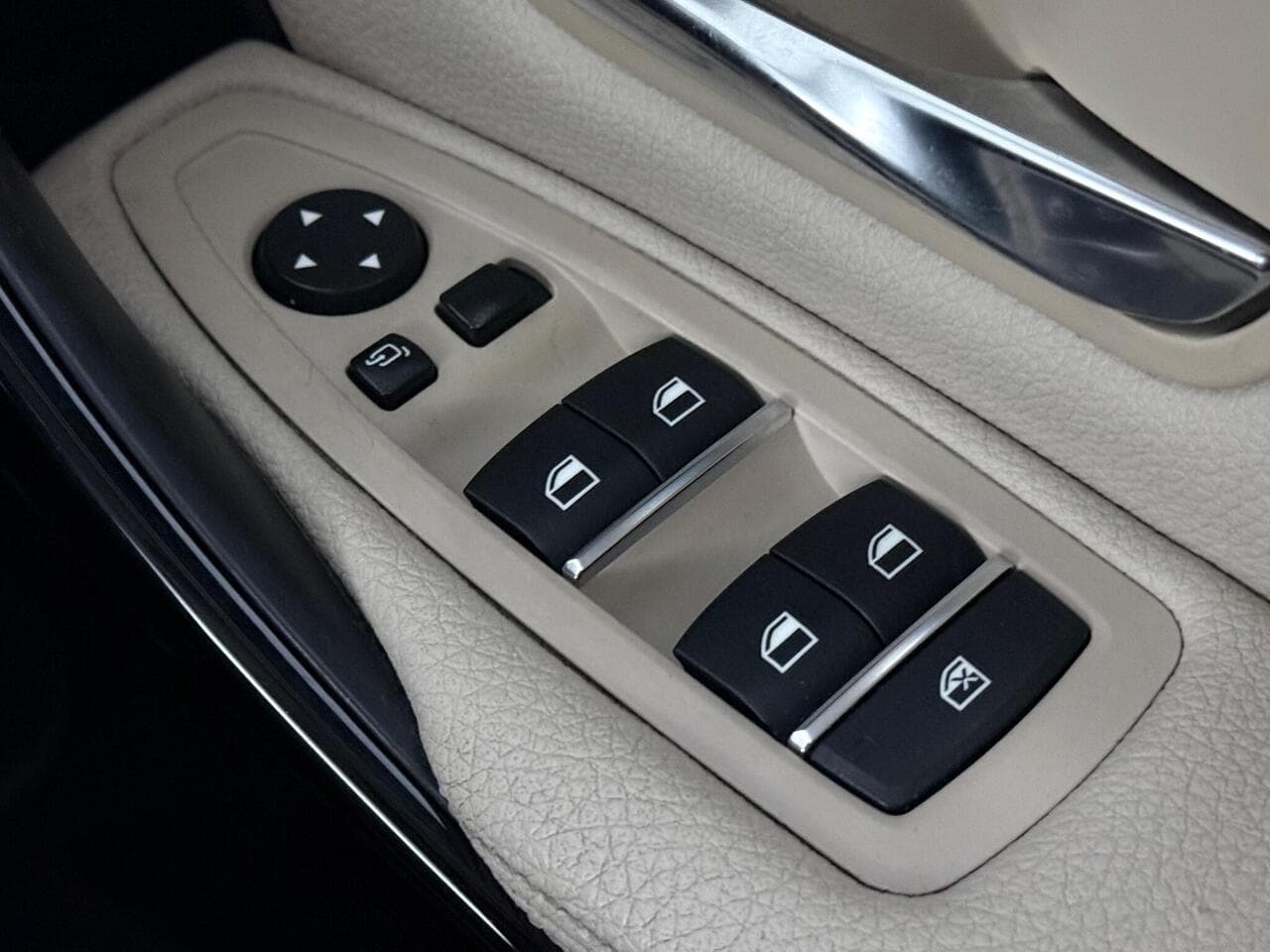 BMW 3 Series thumbnail Misc Controls