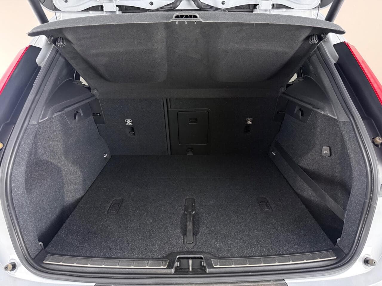Volvo XC40 thumbnail Boot