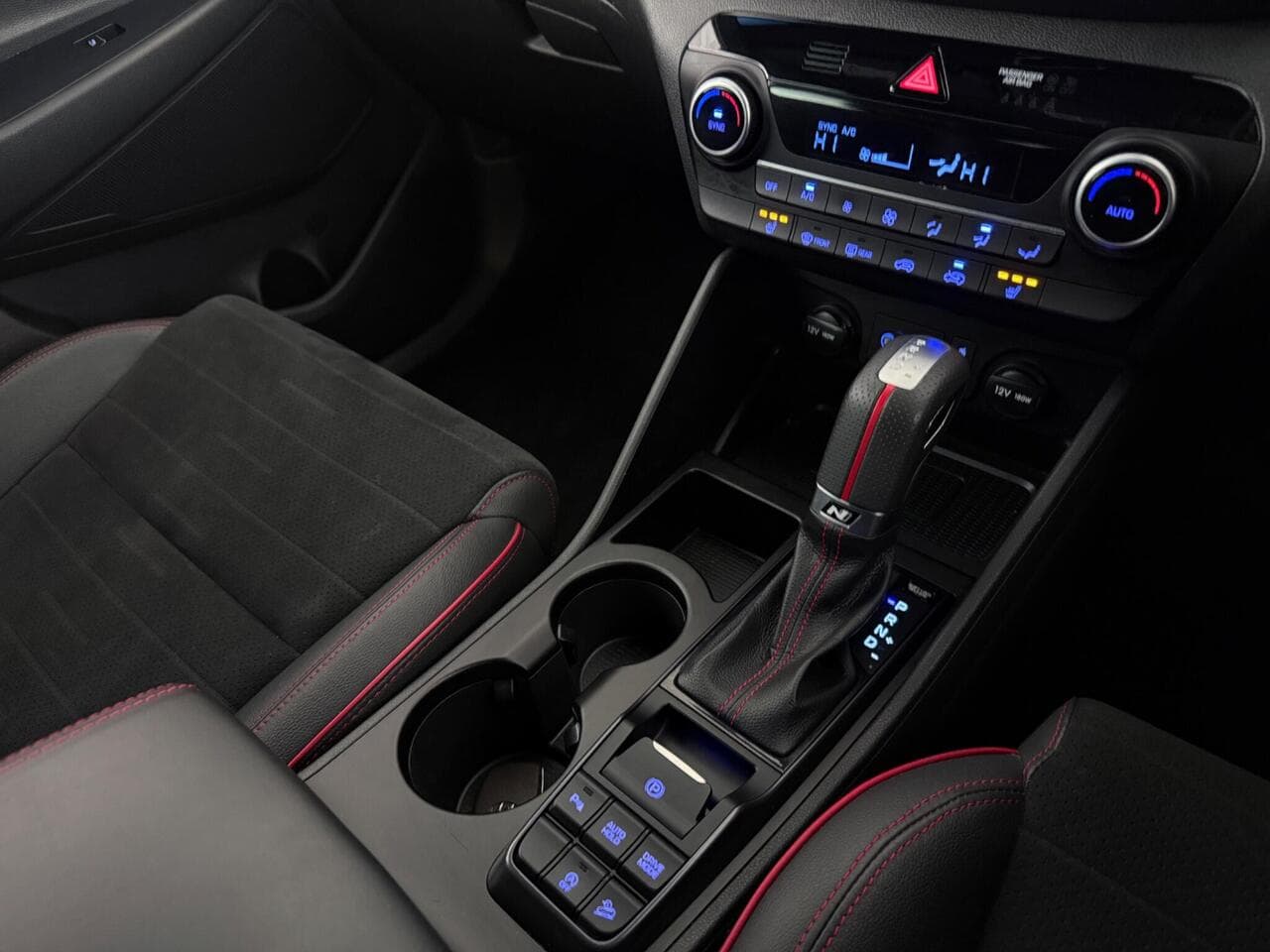 Hyundai TUCSON thumbnail Interior Front