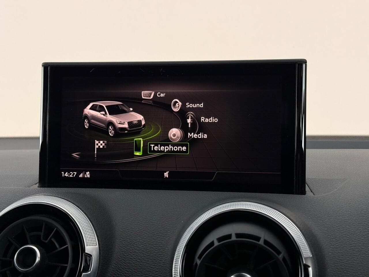 Audi Q2 thumbnail Infotainment System