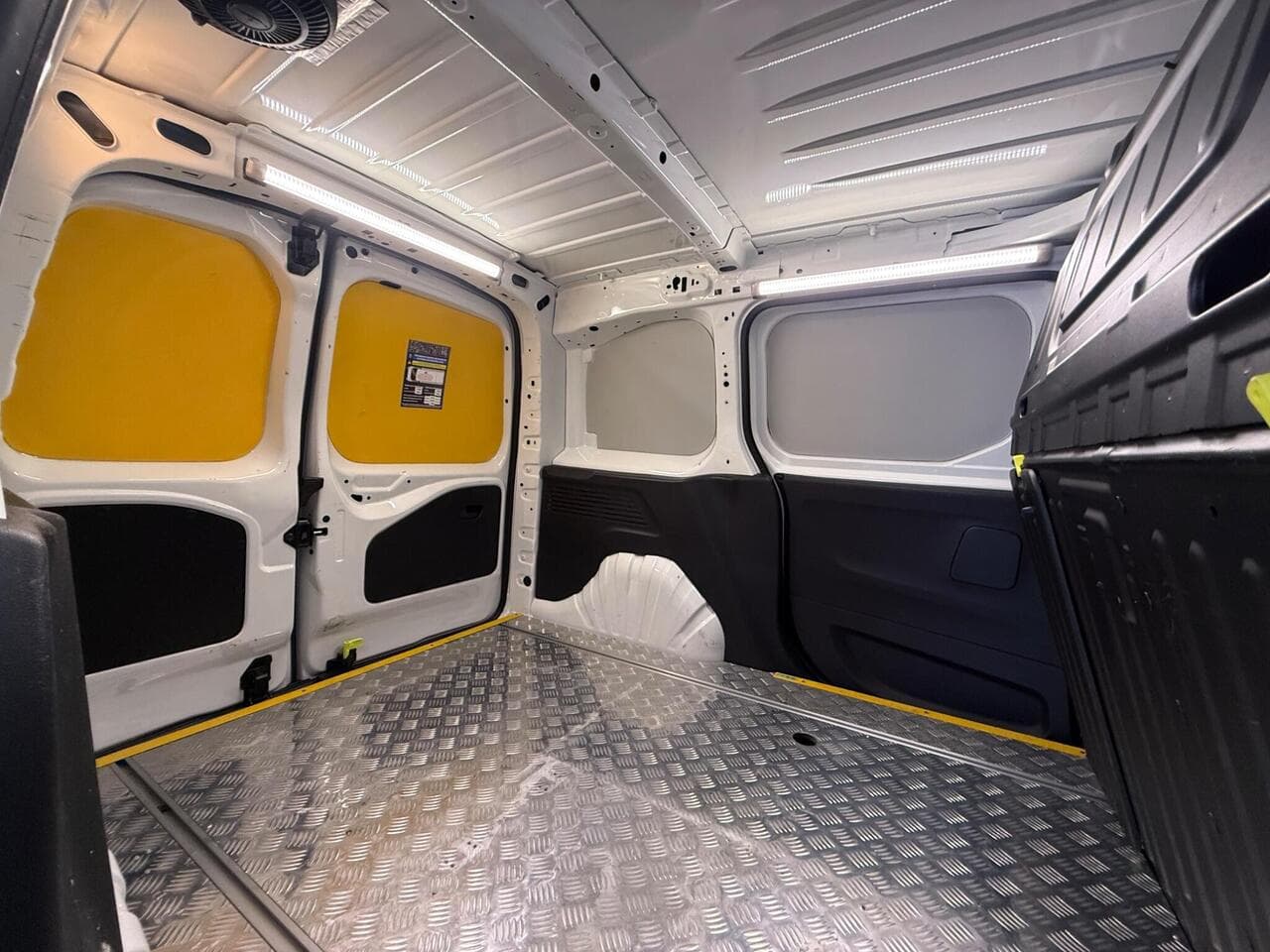 Peugeot Partner thumbnail Cargo Space