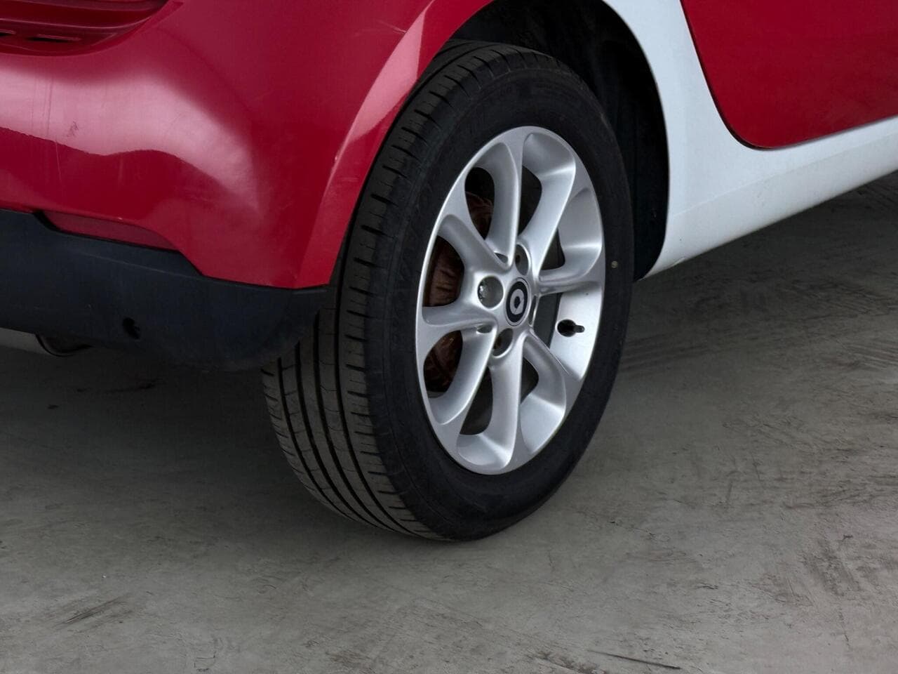Smart fortwo thumbnail Wheel