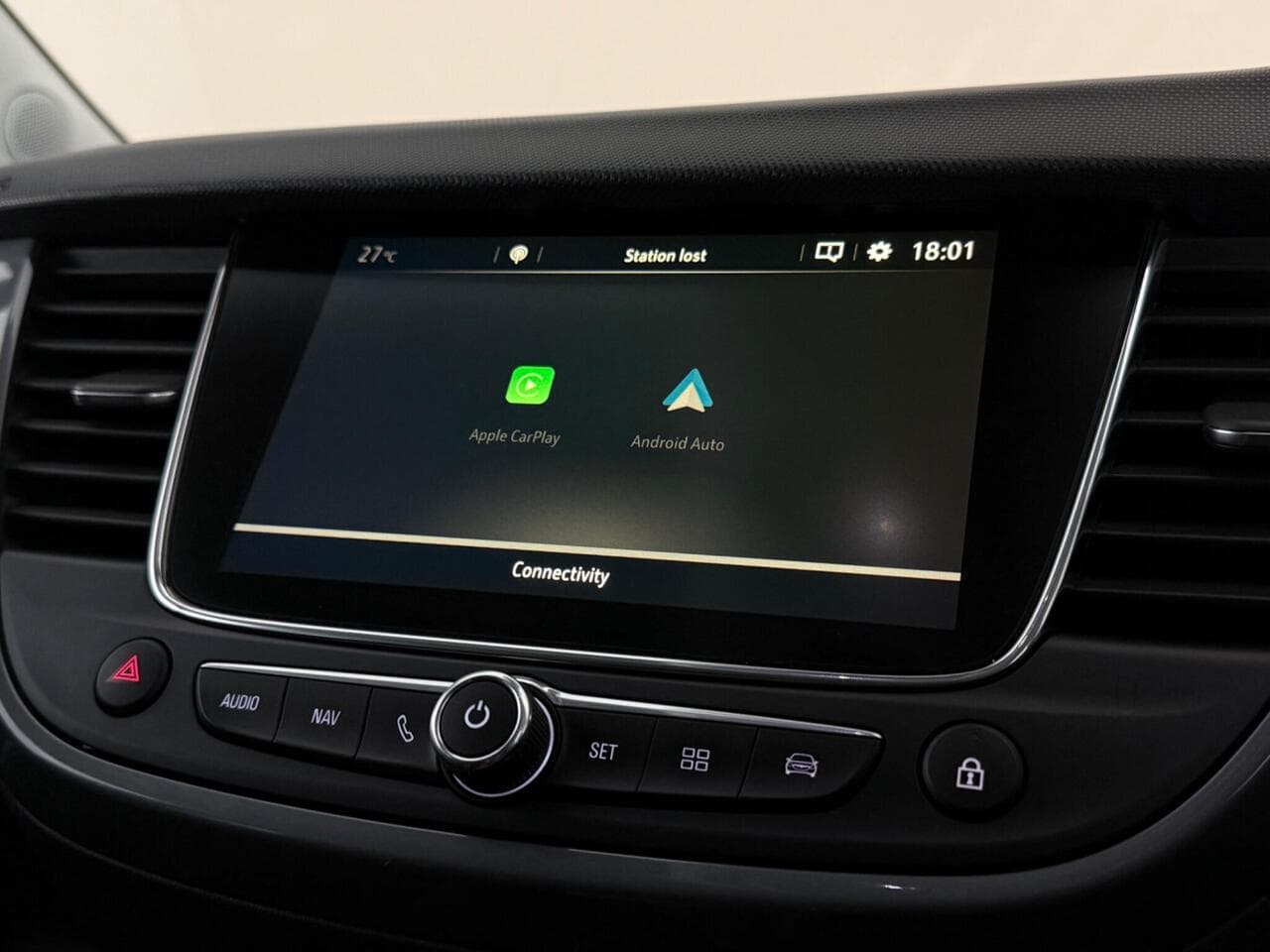 Vauxhall Crossland X thumbnail Infotainment System