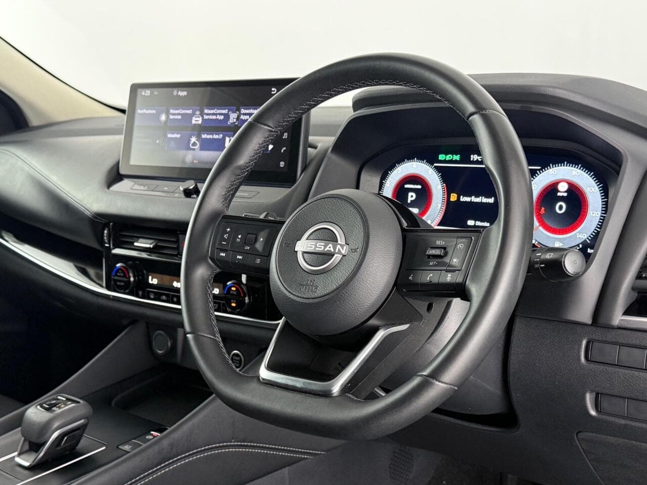 Nissan Qashqai thumbnail Steering Wheel