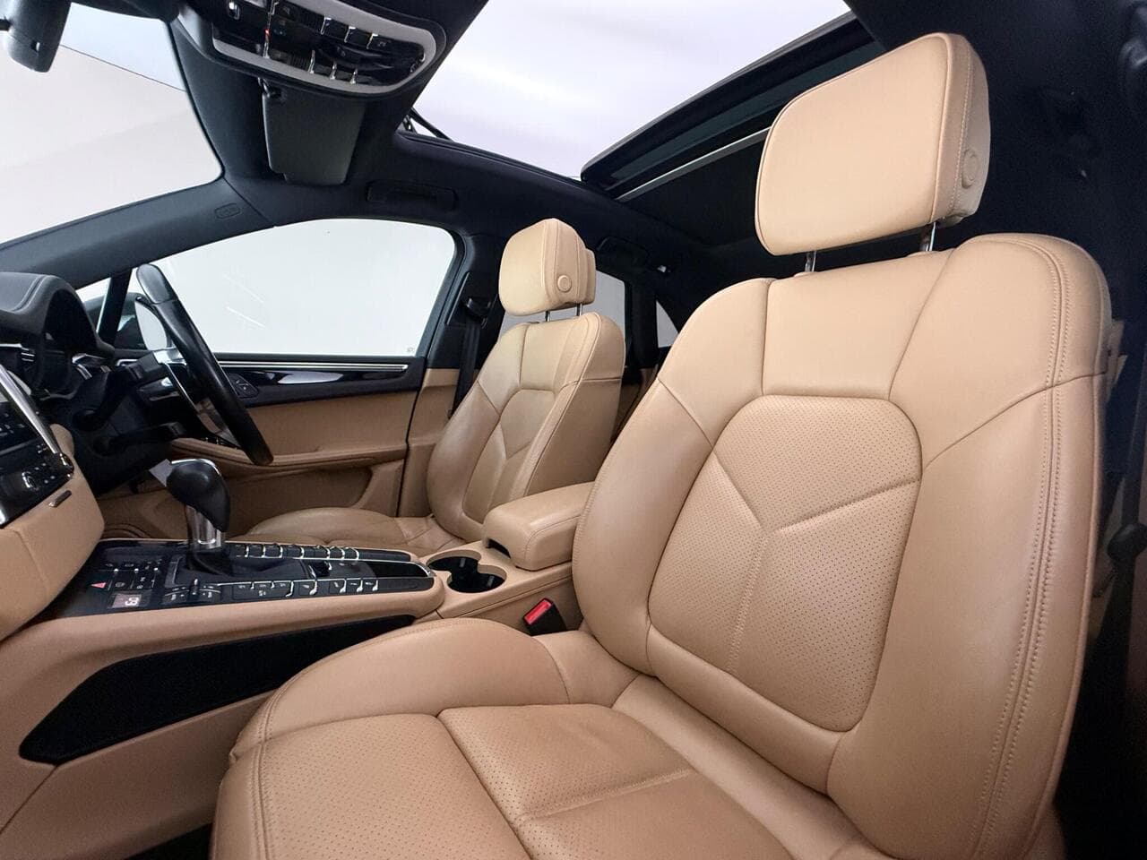 Porsche Macan thumbnail Seat Front Passenger