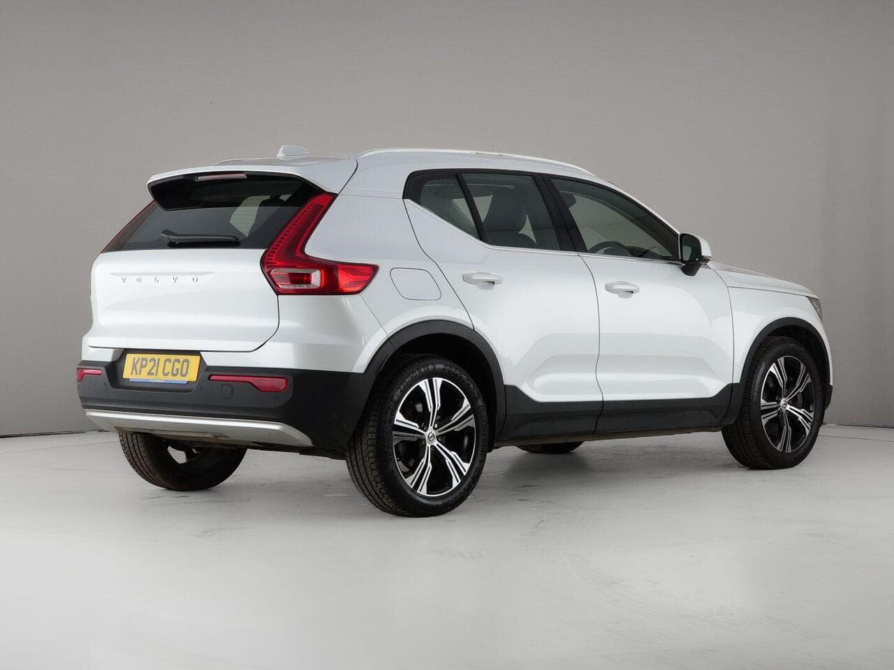 Volvo XC40 thumbnail Rear Right