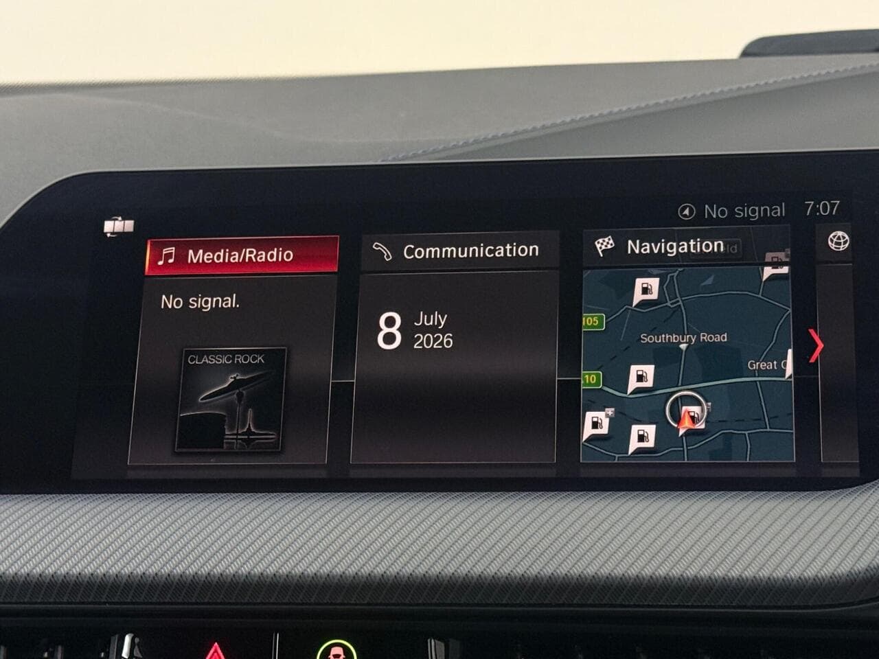BMW 1 Series thumbnail Infotainment System
