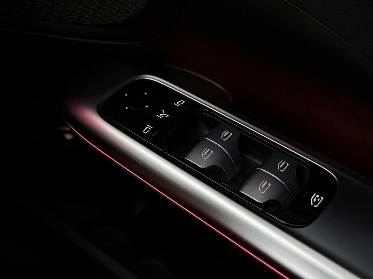 Mercedes-Benz C Class thumbnail Misc Controls