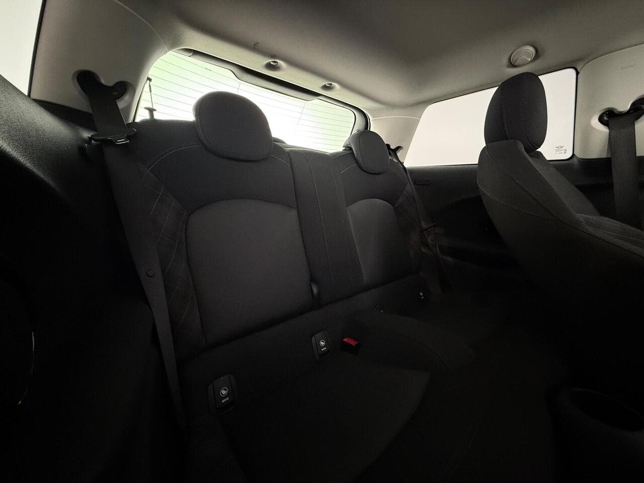 MINI Hatch thumbnail Seats Rear