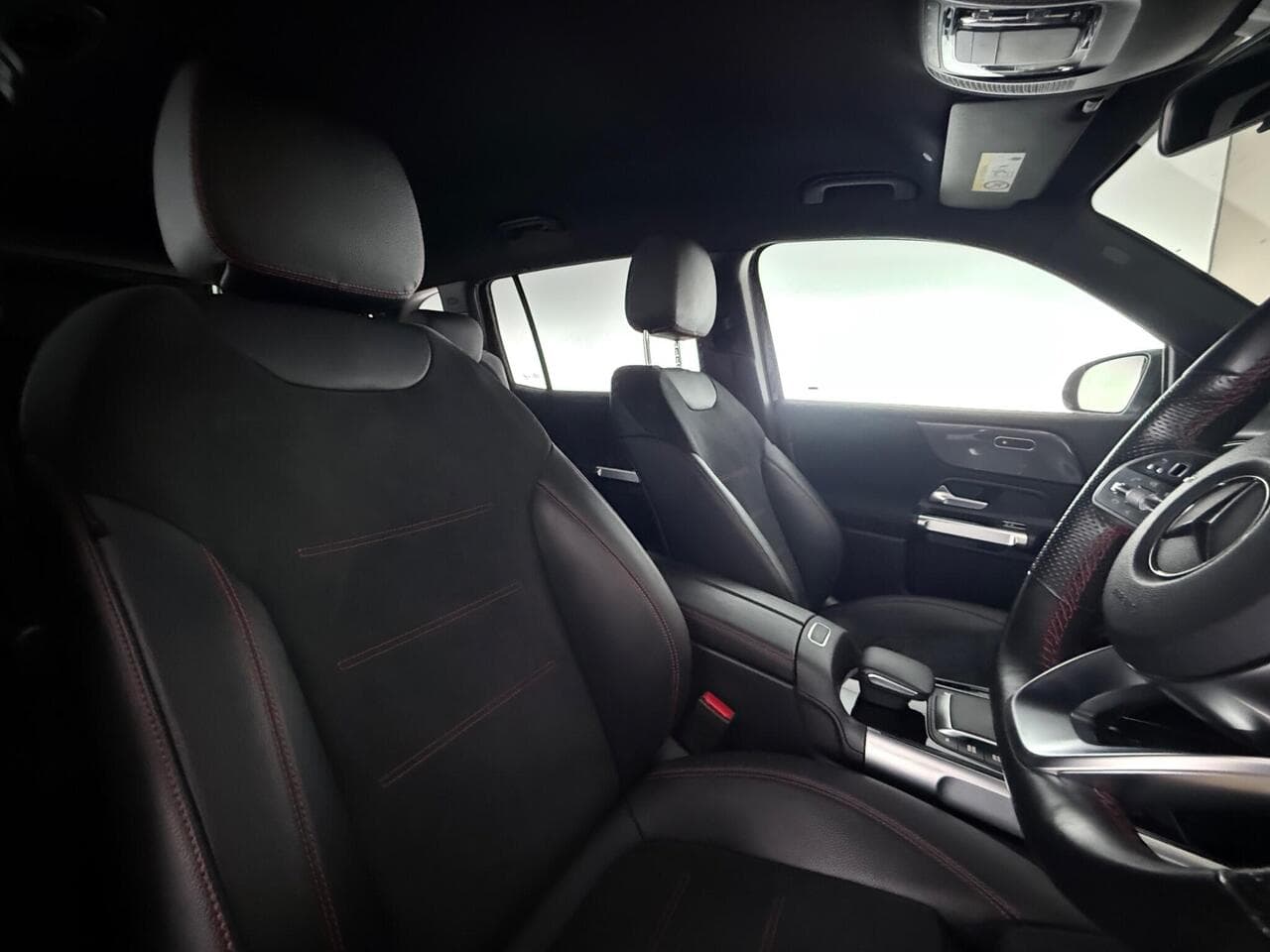 Mercedes-Benz GLB thumbnail Seat Driver