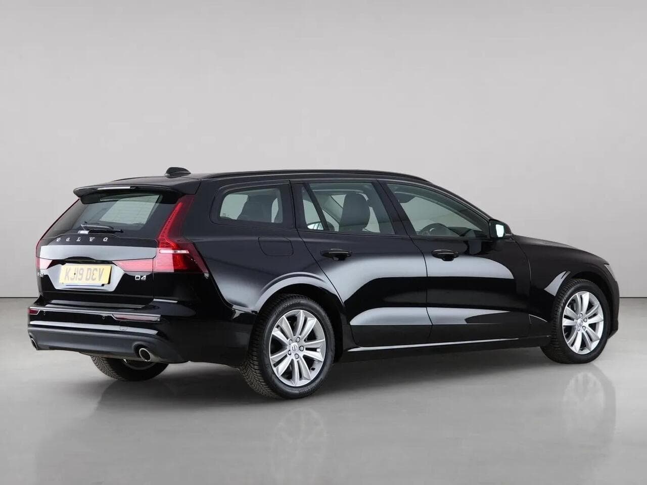 Volvo V60 thumbnail Front Right