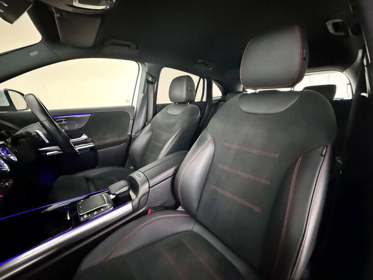 Mercedes-Benz GLA thumbnail Seat Front Passenger