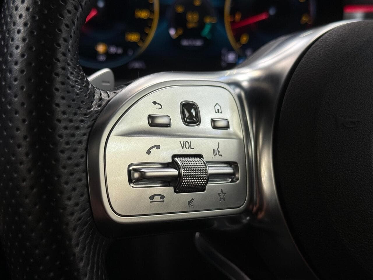 Mercedes-Benz A Class thumbnail Misc Controls