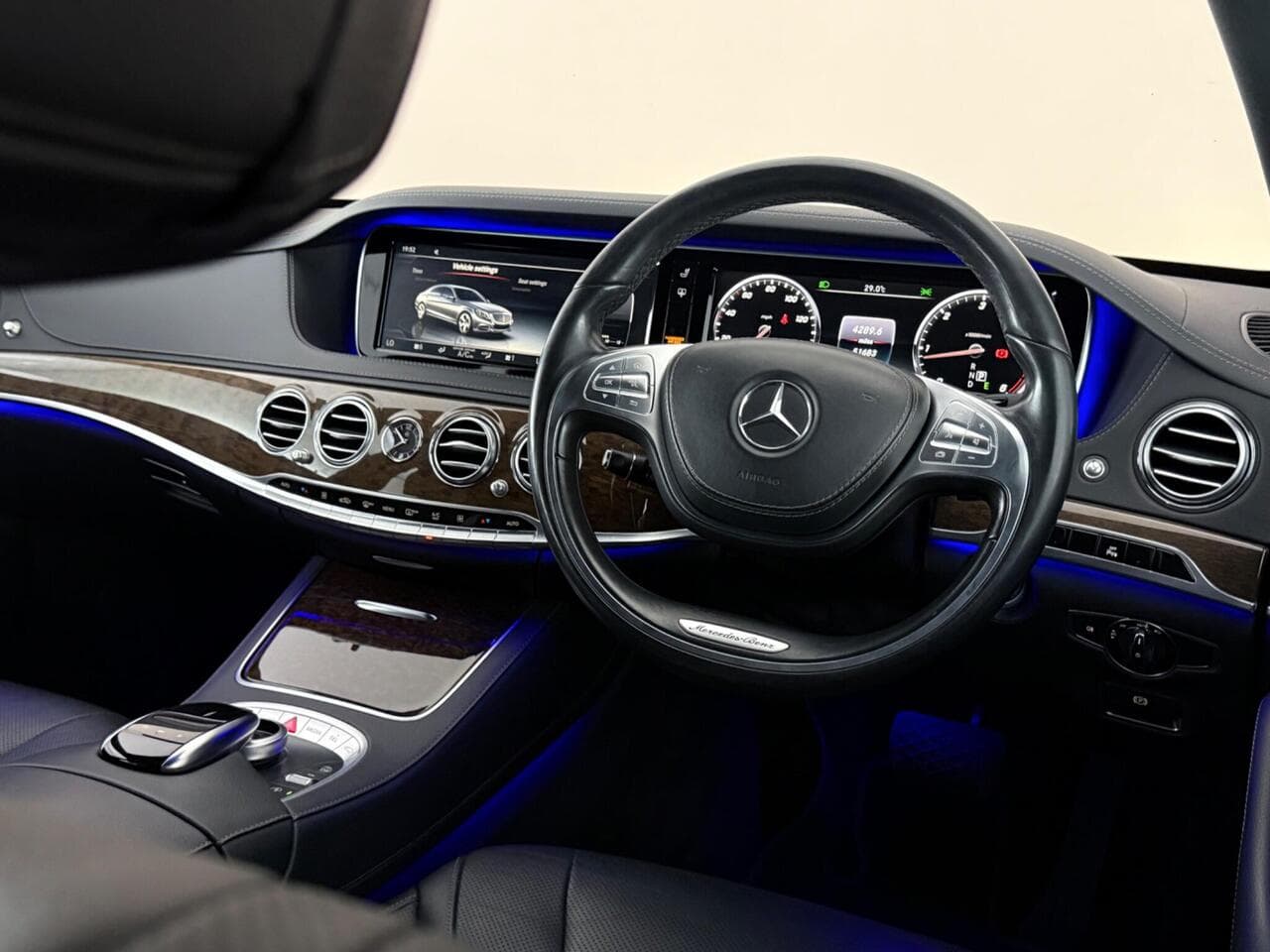 Mercedes-Benz S Class thumbnail Steering Wheel