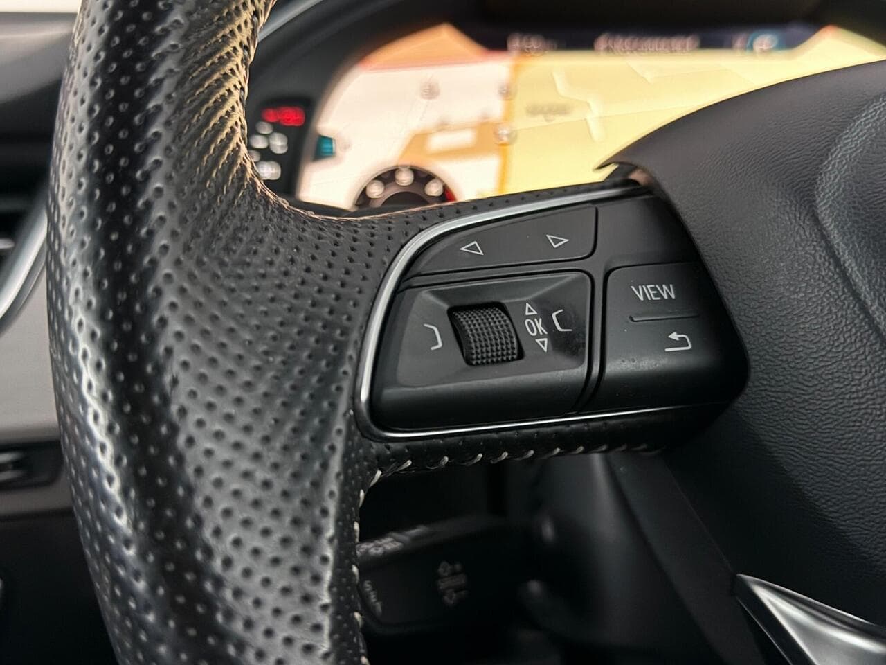 Audi Q7 thumbnail Misc Controls