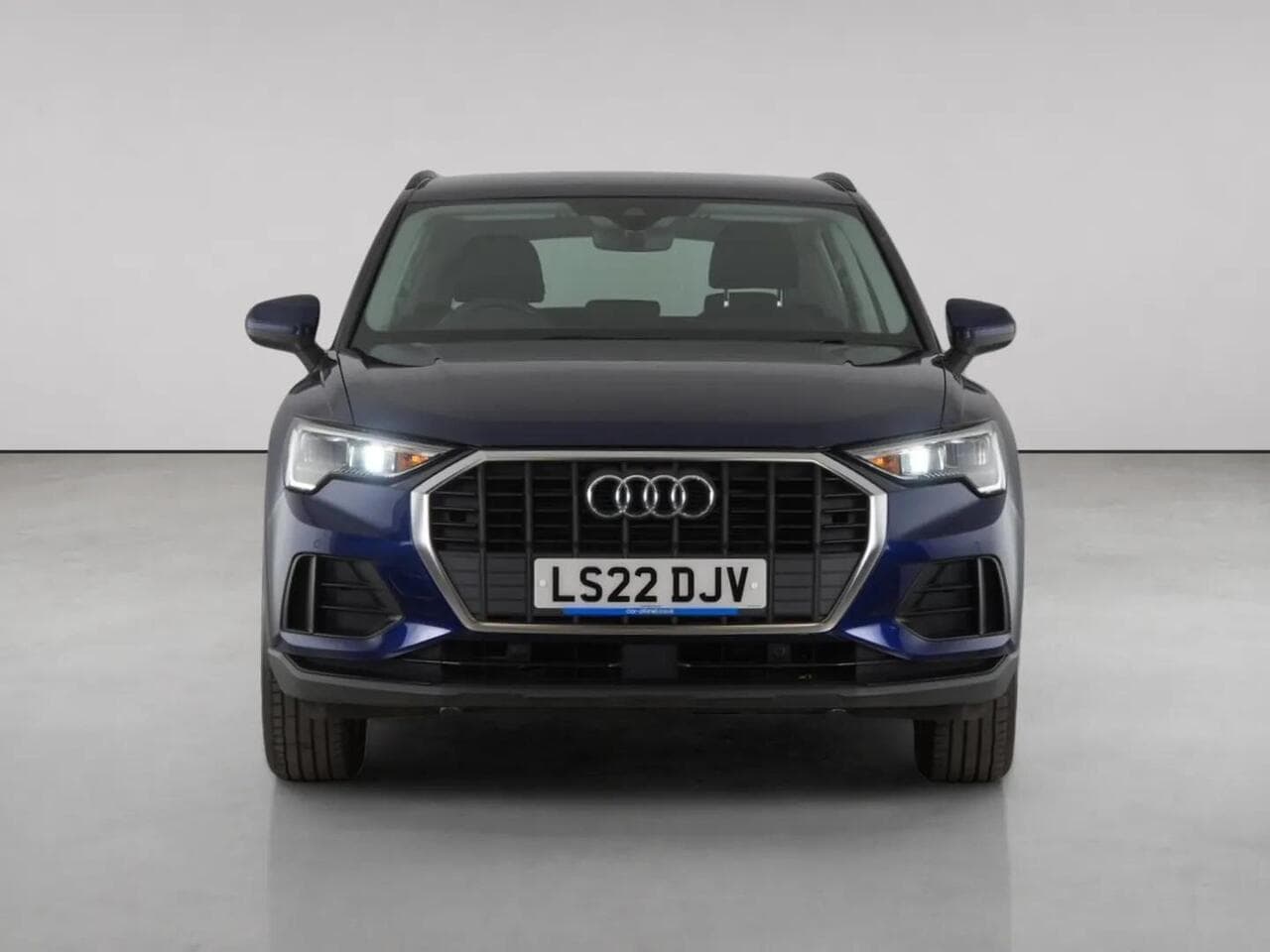 Audi Q3 thumbnail Front