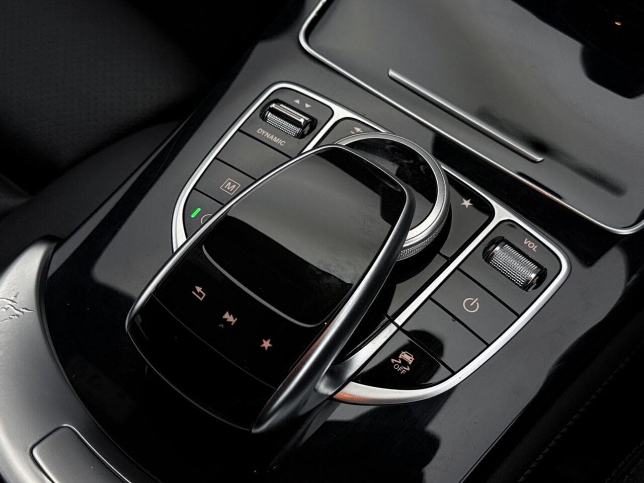 Mercedes-Benz GLC thumbnail Misc Controls