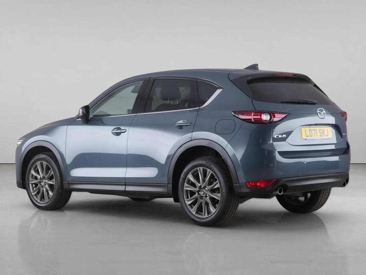 Mazda CX-5 thumbnail Rear Left