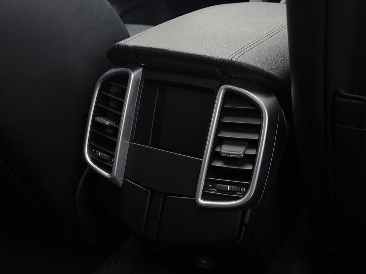Porsche Cayenne thumbnail Inconclusive