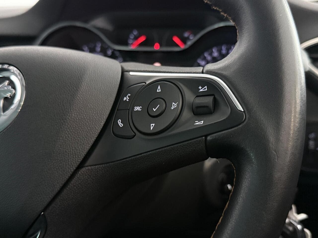 Vauxhall Crossland X thumbnail Misc Controls