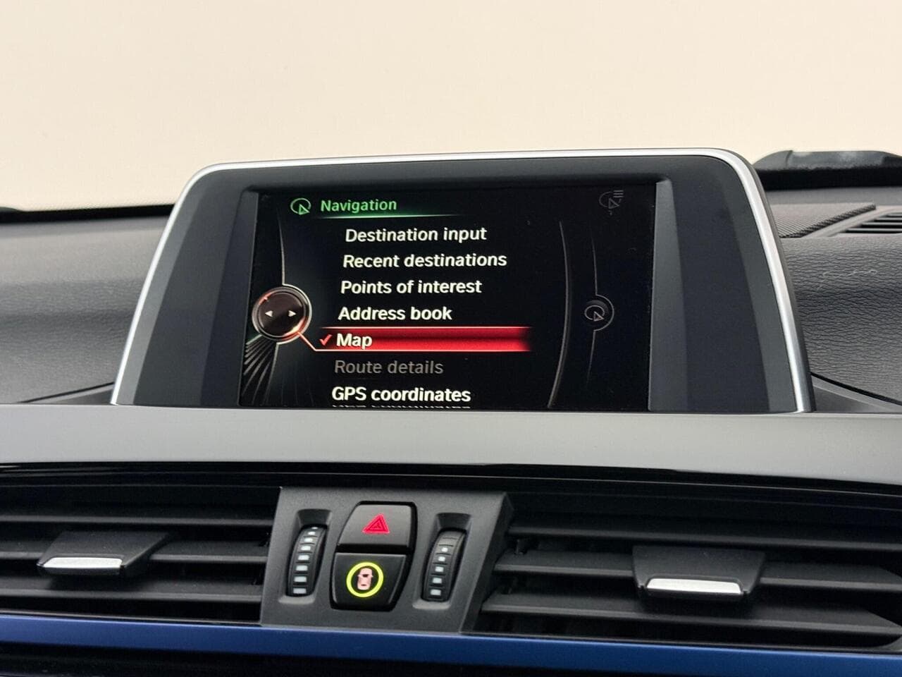 BMW X1 thumbnail Infotainment System
