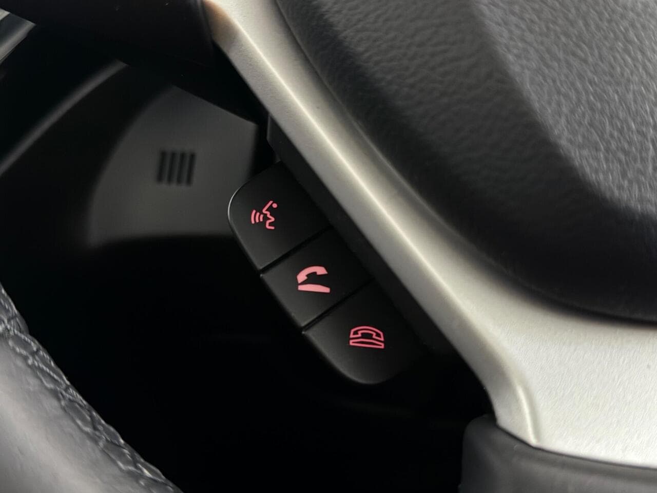 Suzuki S-Cross thumbnail Misc Controls