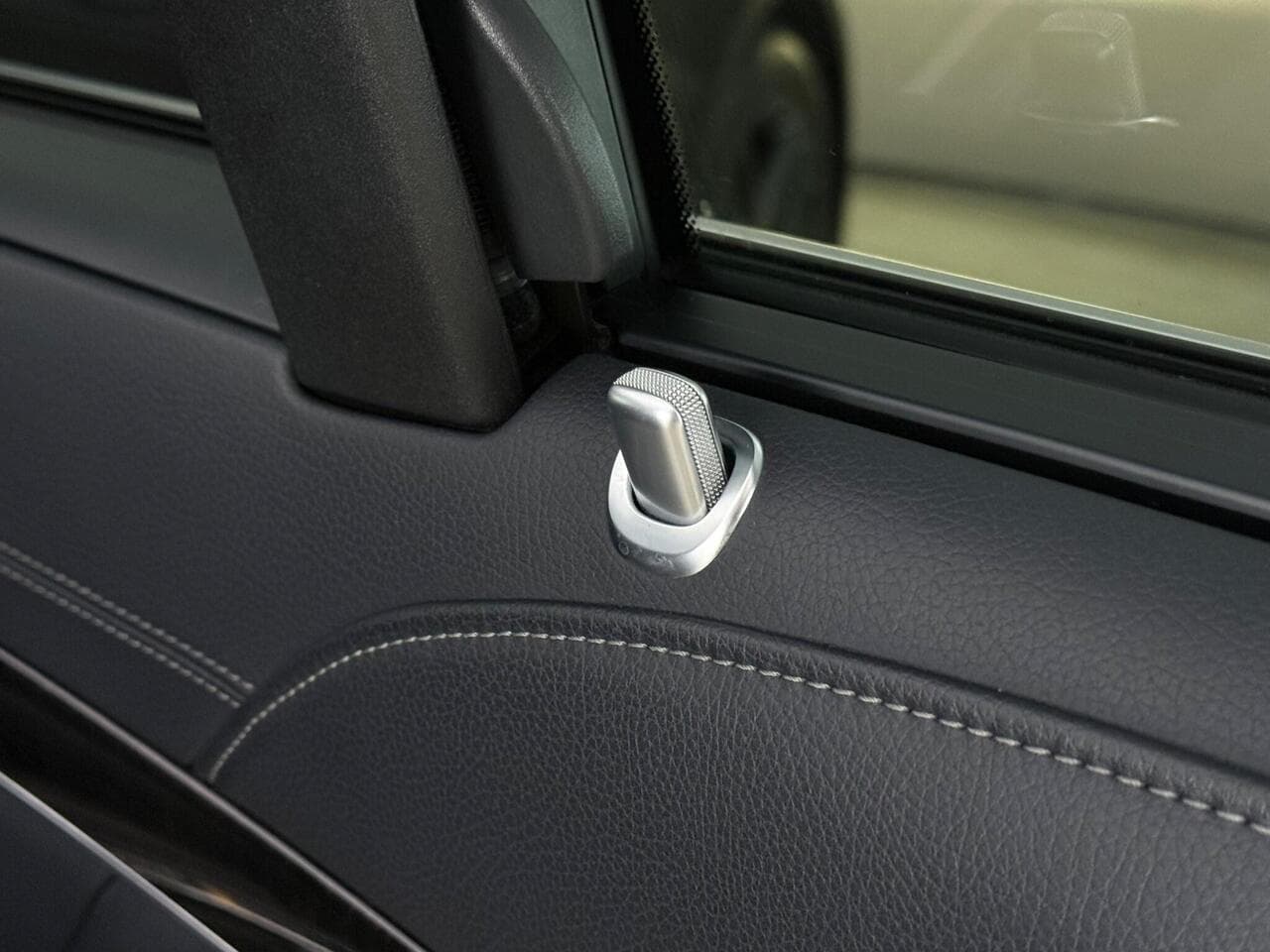 Mercedes-Benz S Class thumbnail Misc Controls