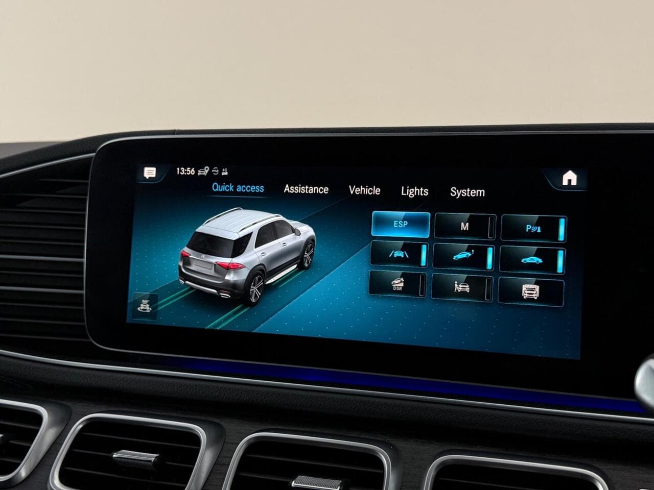 Mercedes-Benz GLE thumbnail Infotainment System