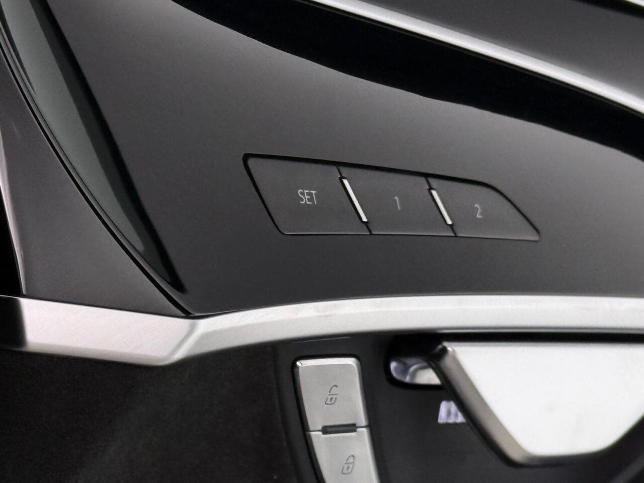Audi A8 thumbnail Misc Controls