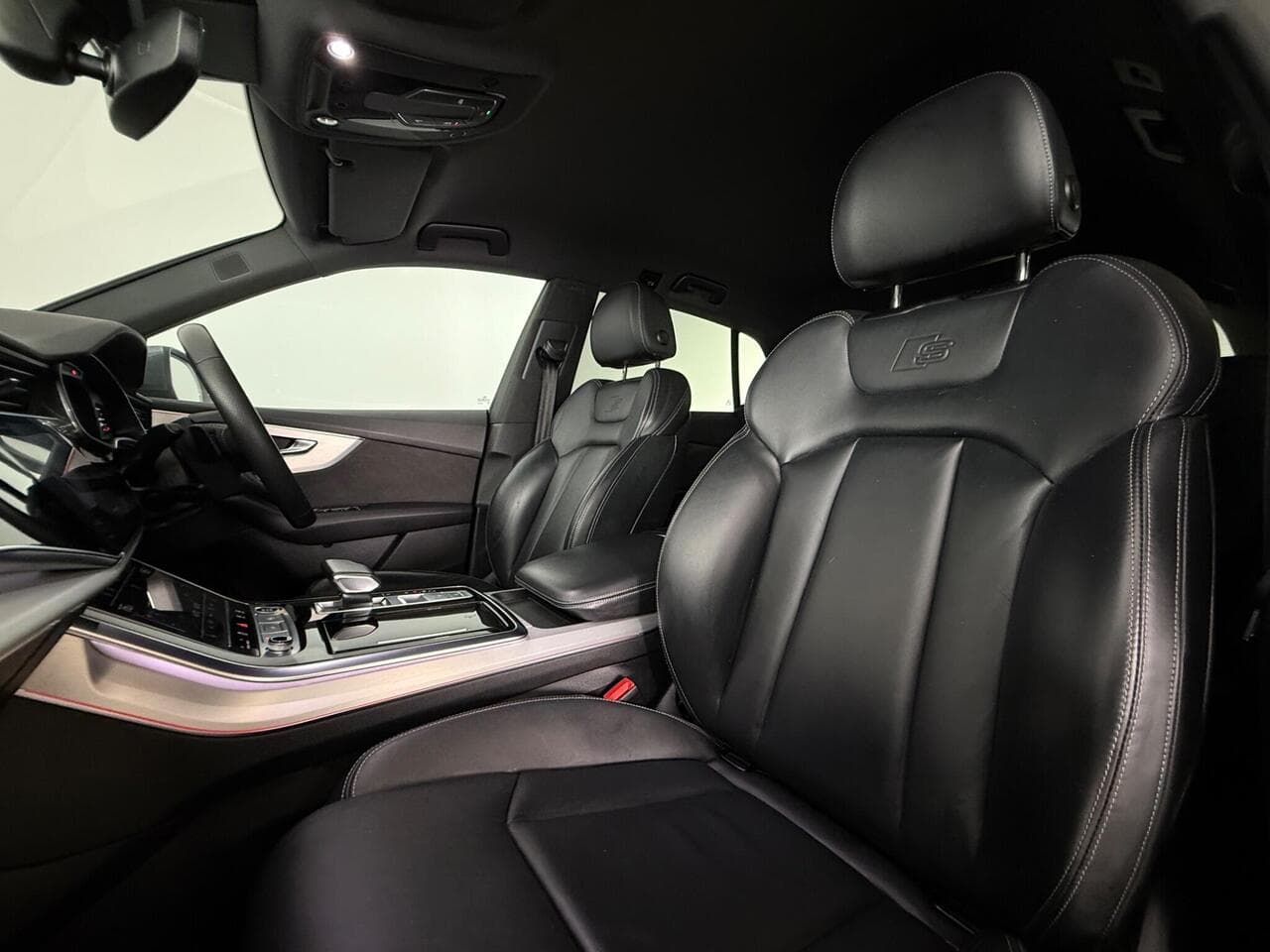 Audi Q8 thumbnail Seat Front Passenger