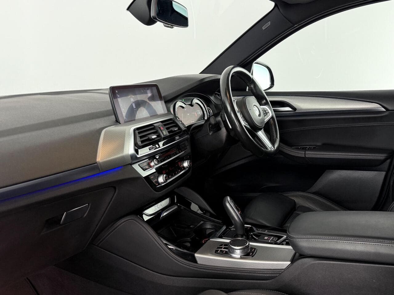 BMW X4 thumbnail Interior Front
