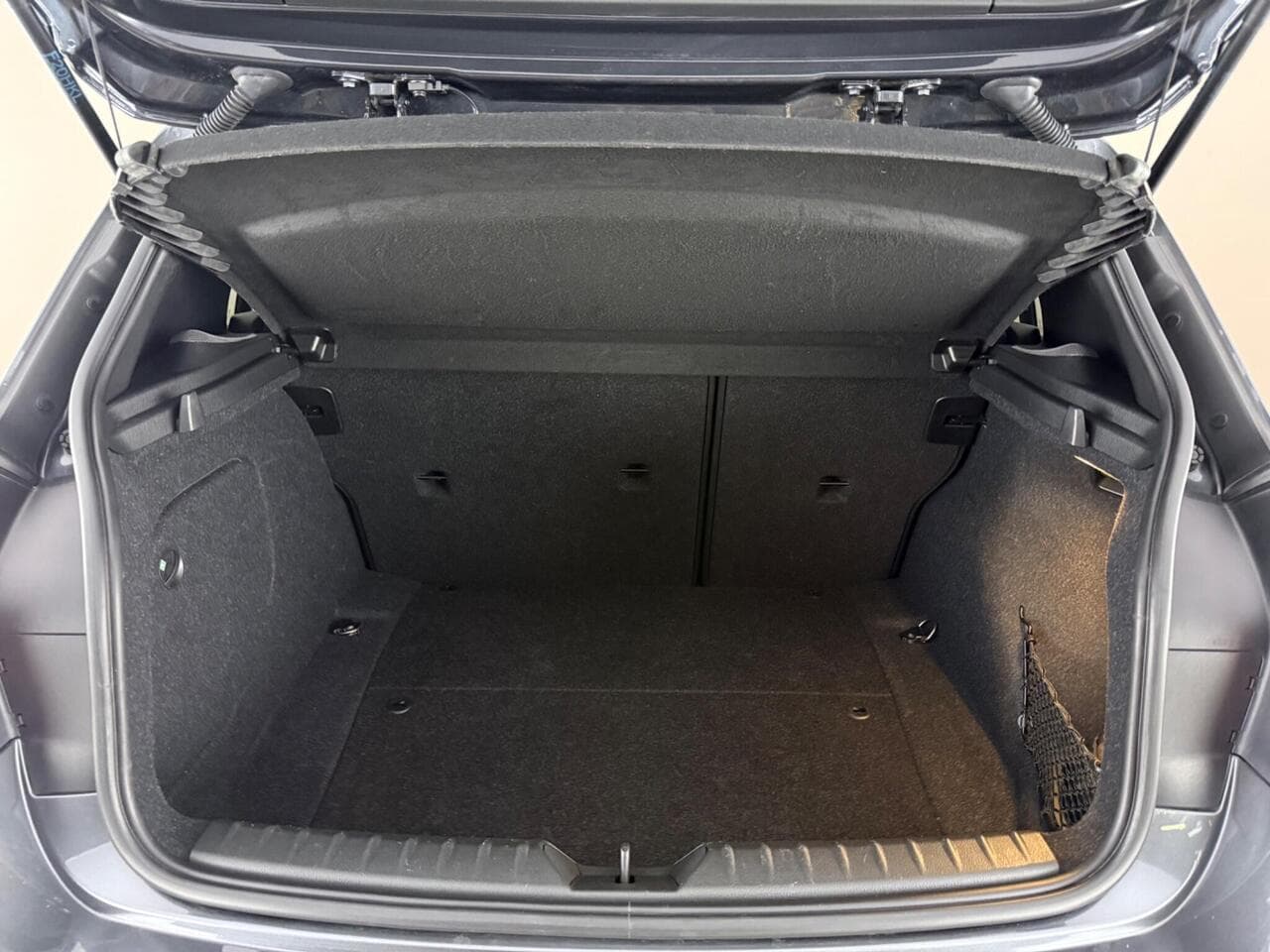BMW 1 Series thumbnail Boot