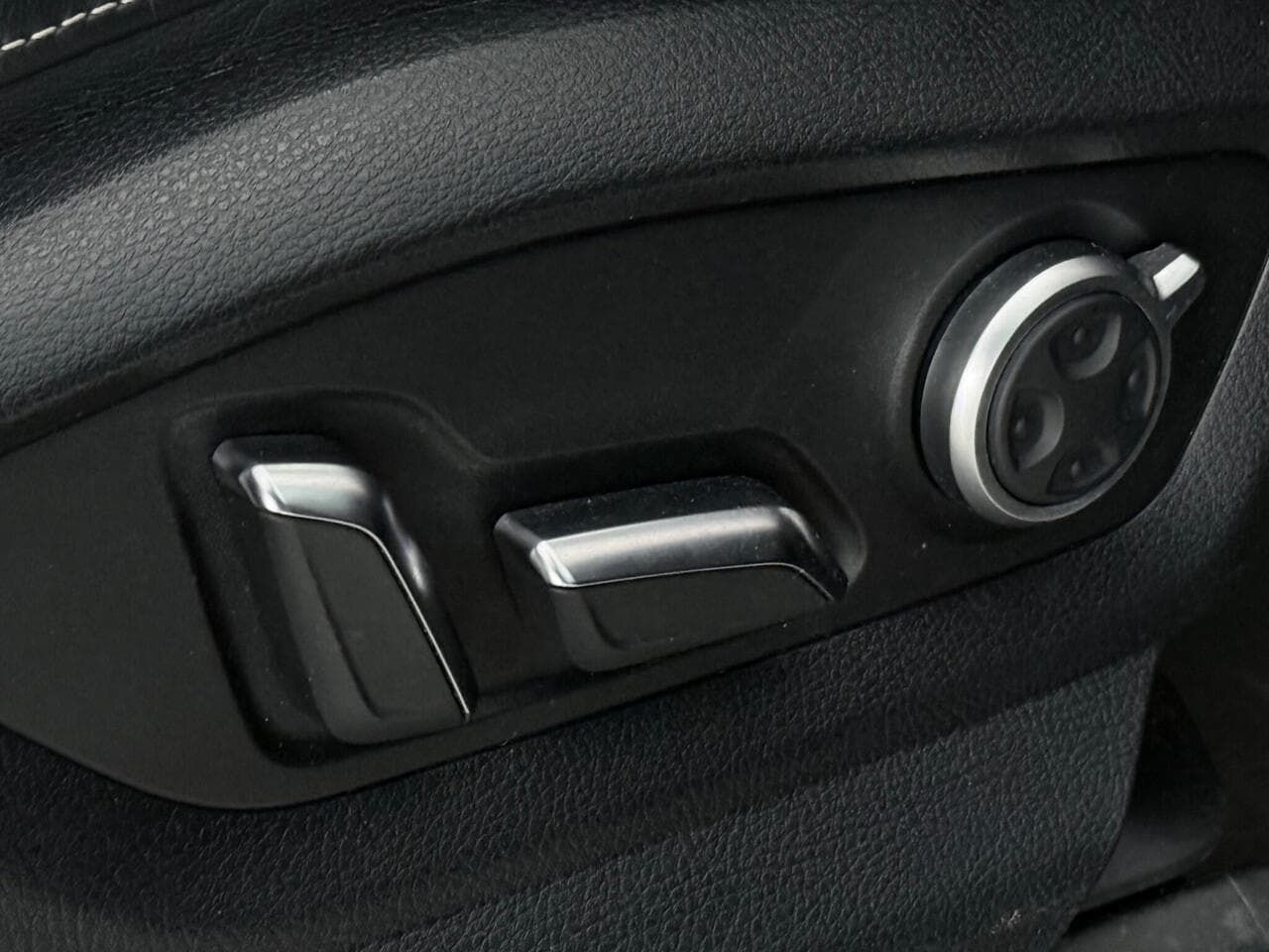 Audi Q7 thumbnail Misc Controls
